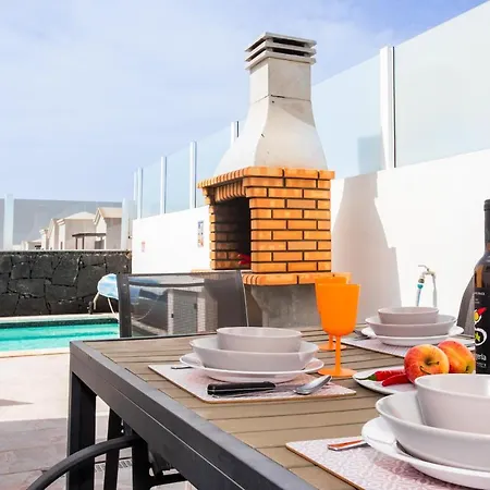 Villa 3-bed In Playa Blanca By Retreat Villas