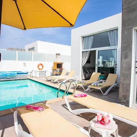 3-bed In Playa Blanca By Retreat Villas Villa Playa Blanca